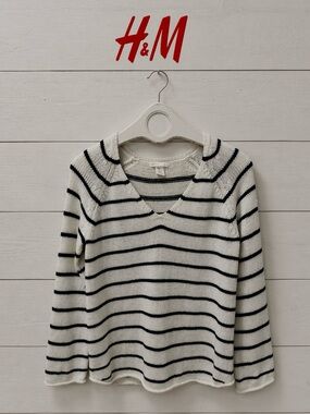 H&M STRIPED SWEATER – SIZE M